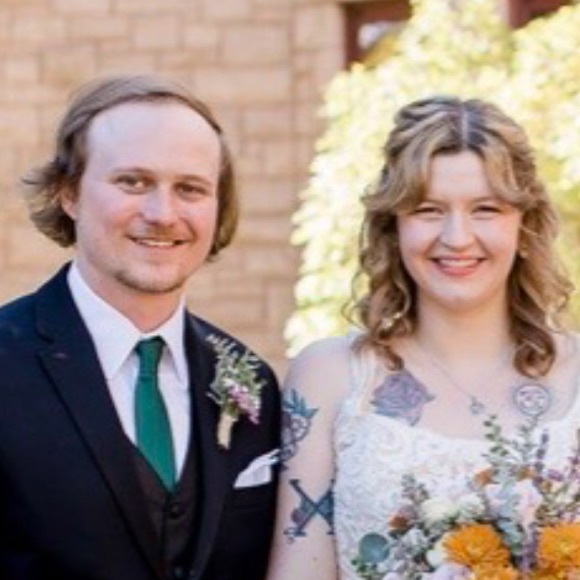 🌻 WELCOME TO MY CLOSET 🌻 - Picture 7 of 8